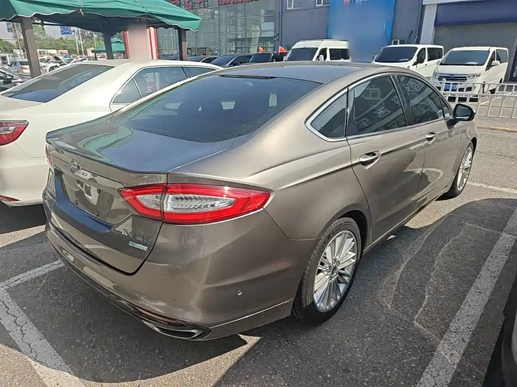 Ford Mondeo 2015 — фото 7