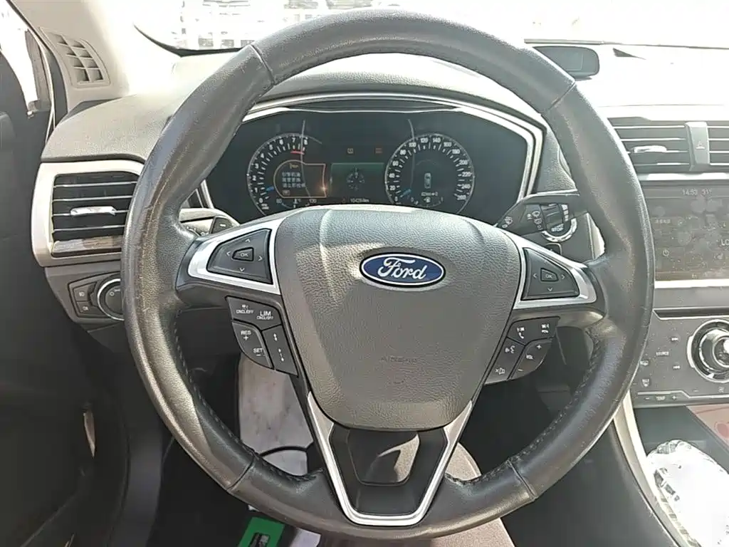 Ford Mondeo 2015 — фото 11
