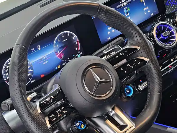 Mercedes-Benz GLB AMG 2025