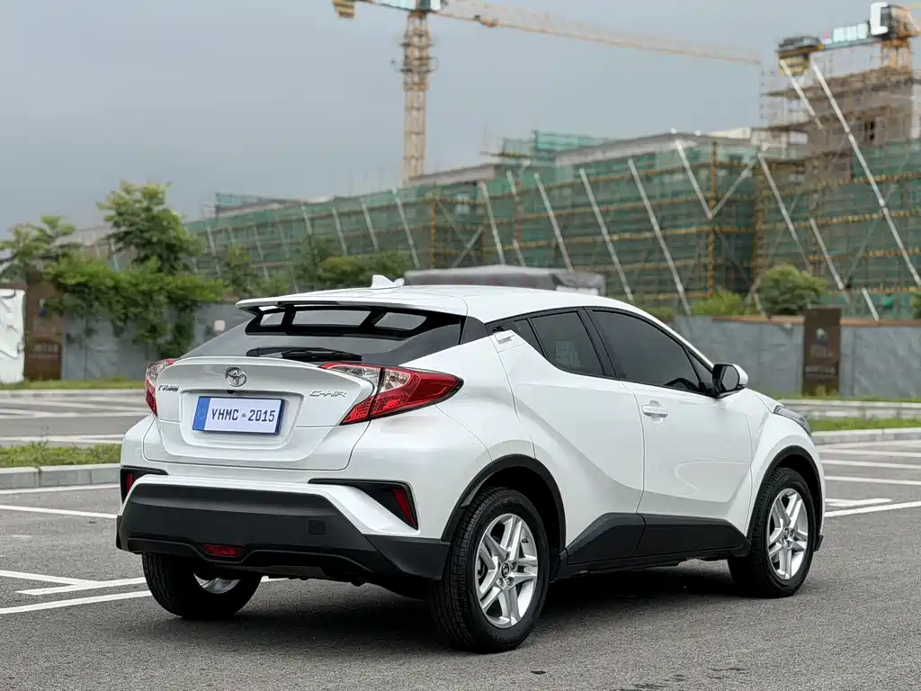 Toyota C-HR 2023 — фото 20