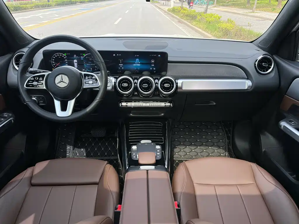 Mercedes-Benz GLB 2023 — фото 17