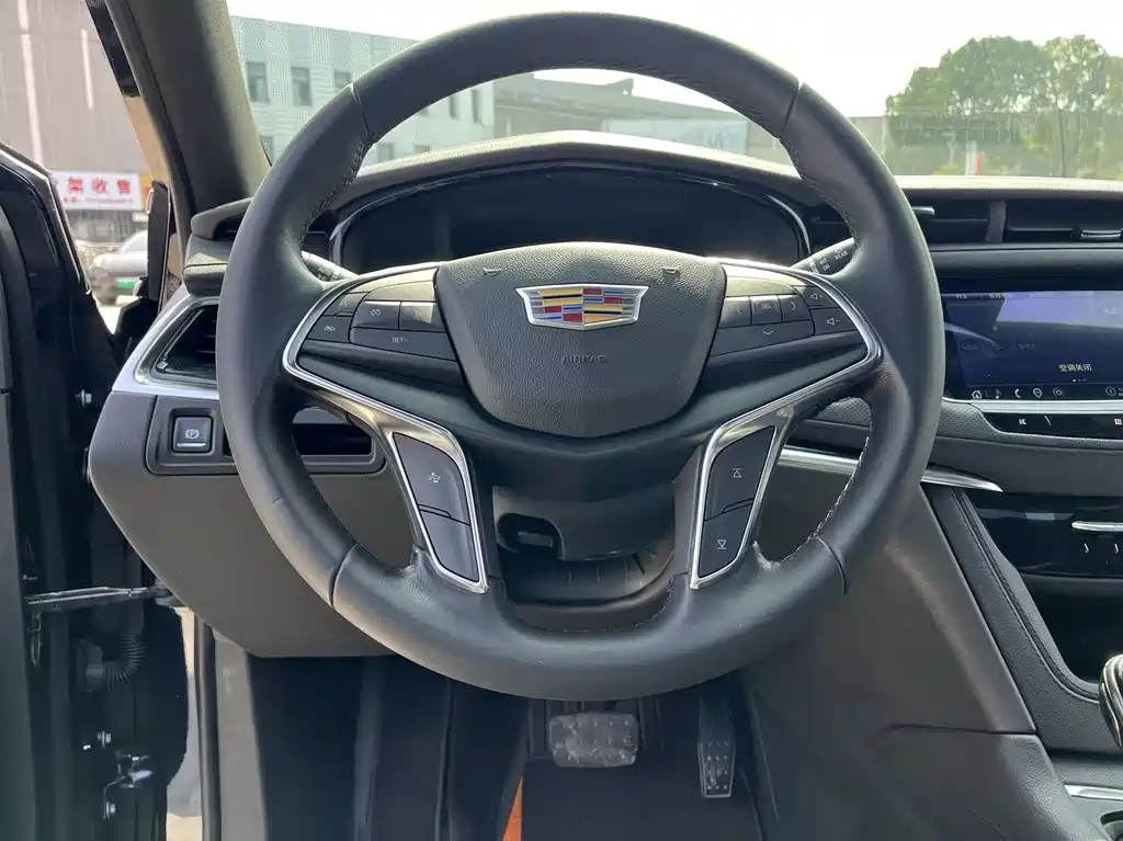 Cadillac XT5 2020 — фото 36