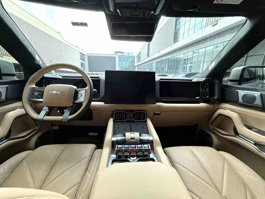 Fang Cheng Bao Leopard 8 2025