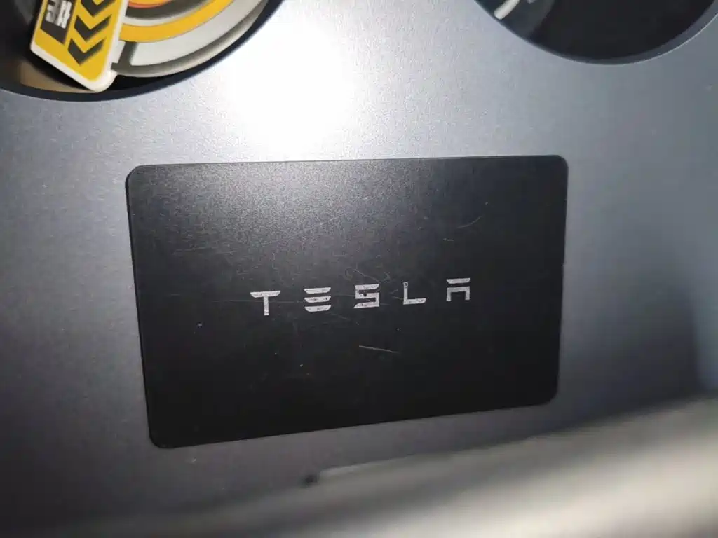 Tesla Model Y 2023 — фото 9
