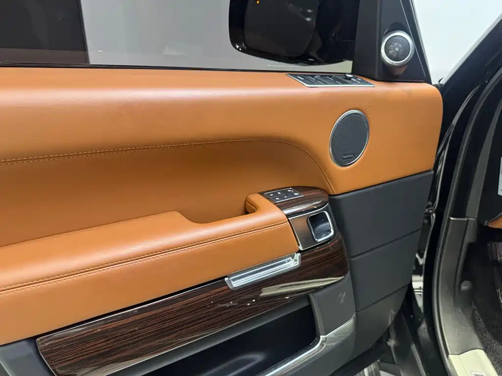 Land Rover Range Rover 2018 — фото 15