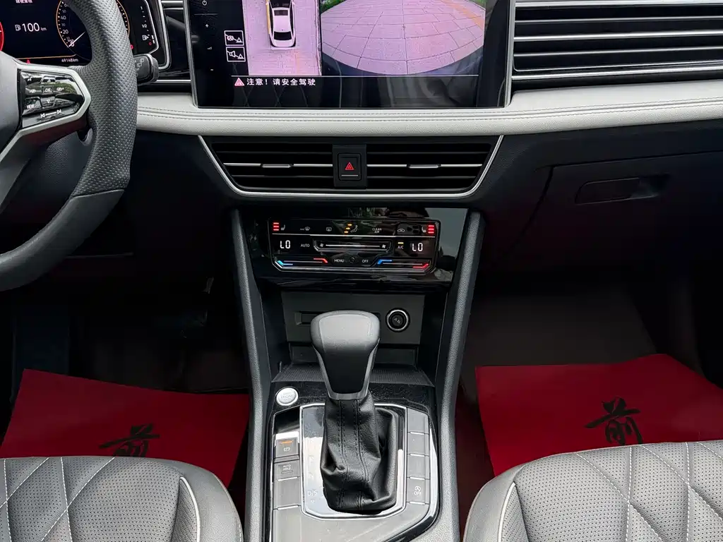 Volkswagen Tiguan L 2023 — фото 10