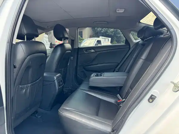 Hyundai Mistra 2015
