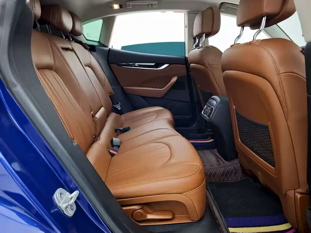 Maserati Levante 2018 — фото 16