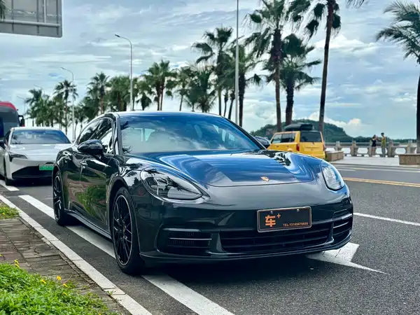 Porsche Panamera 2020