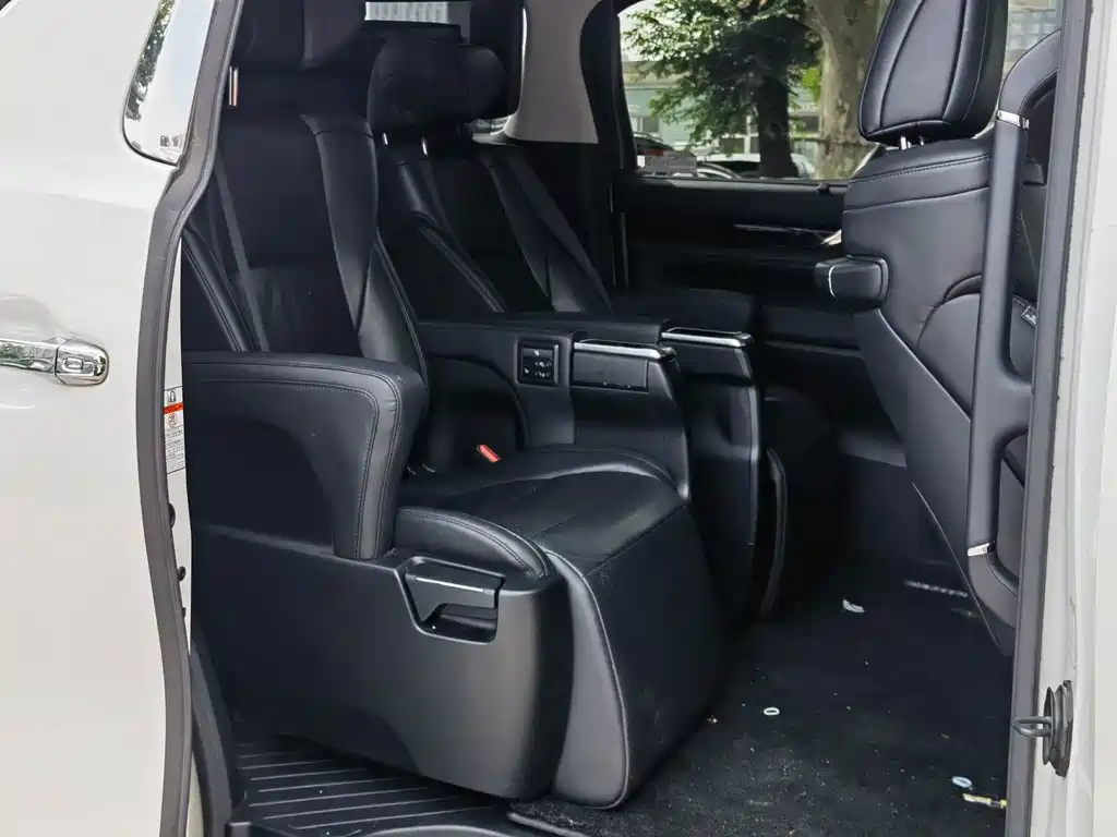 Toyota Vellfire 2021 — фото 11