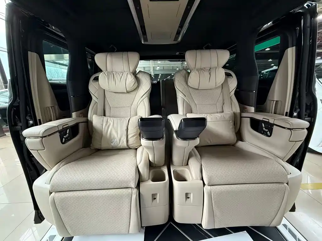 Toyota Alphard 2024 — фото 20