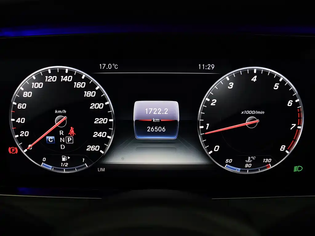 Mercedes-Benz E-Class 2020 — фото 22