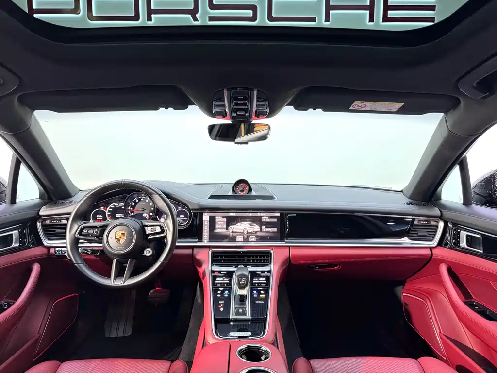 Porsche Panamera 2021