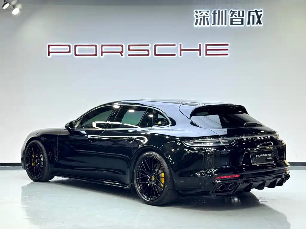 Porsche Panamera 2021