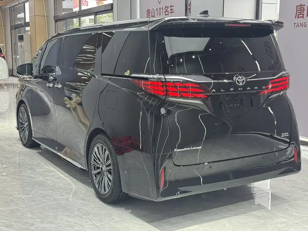 Toyota Alphard 2025 — фото 6