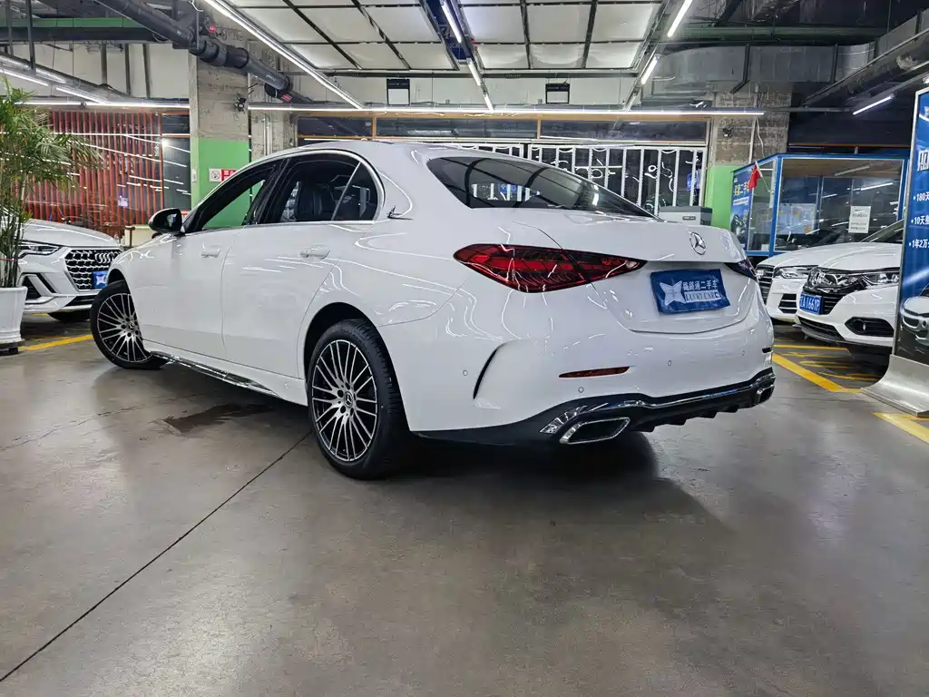 Mercedes-Benz C-Class 2024