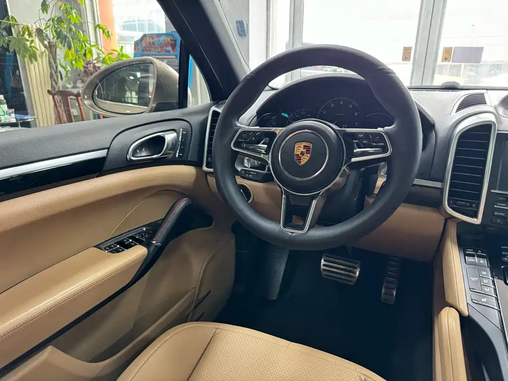 Porsche Cayenne 2015 — фото 25