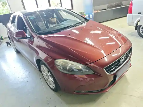 Volvo V40 2015