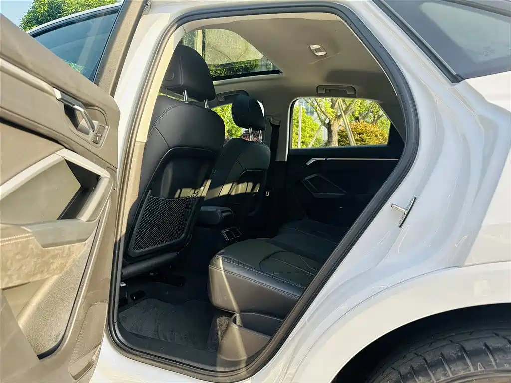 Audi Q3 Sportback 2023 — фото 7