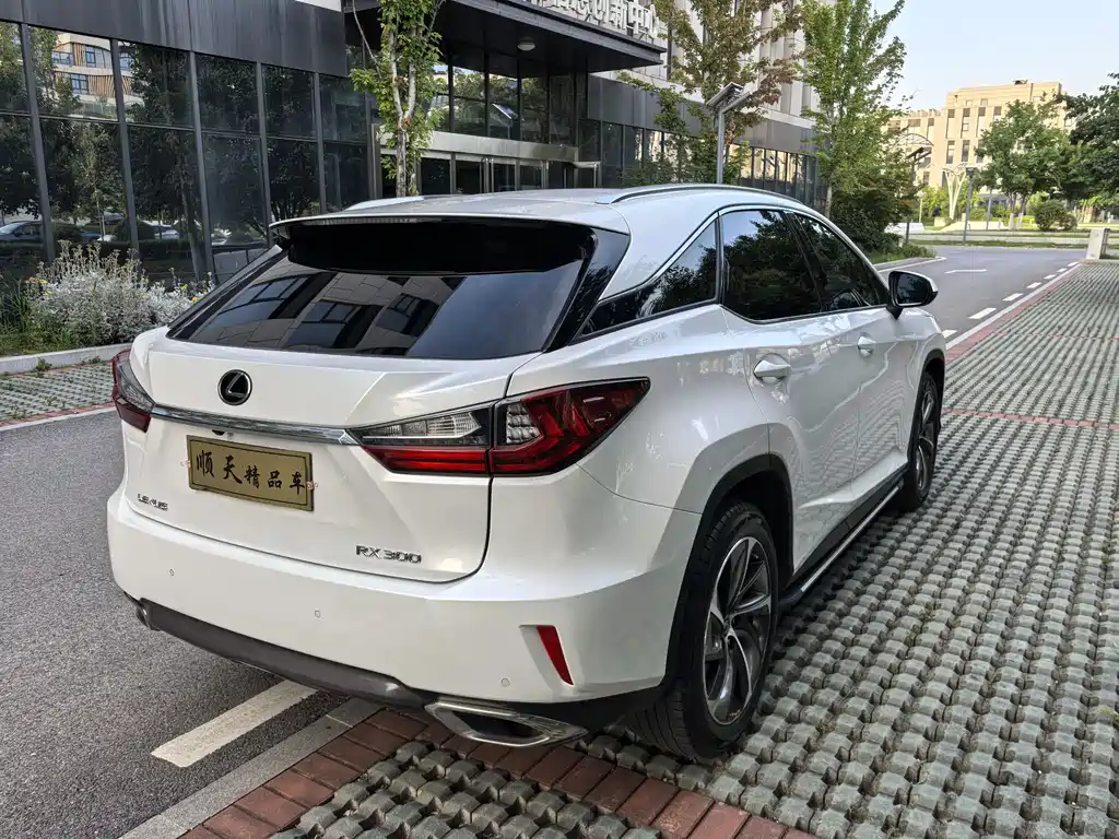 Lexus RX 2019
