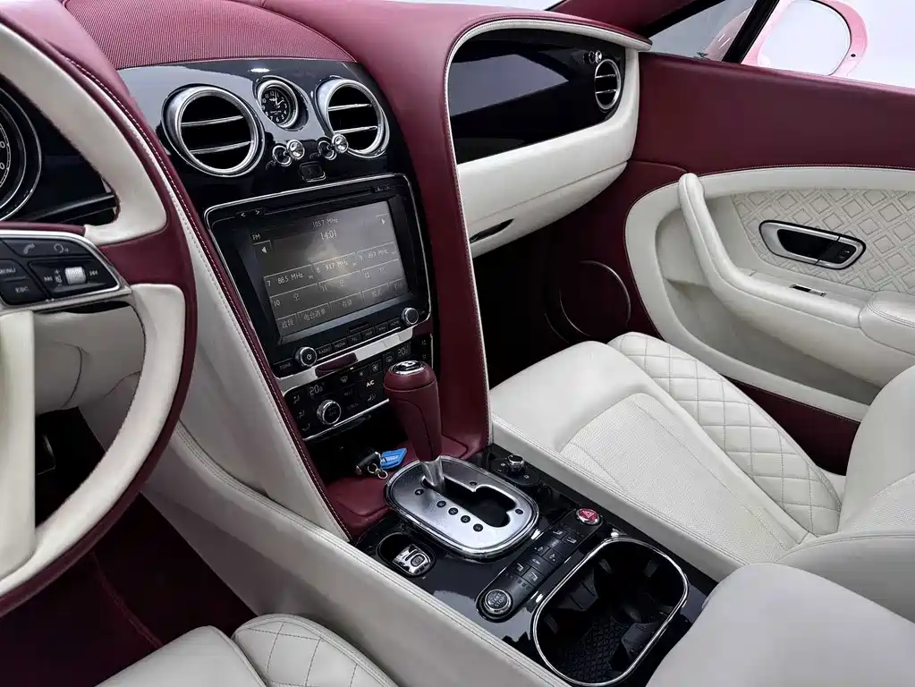 Bentley Continental 2014 — фото 15