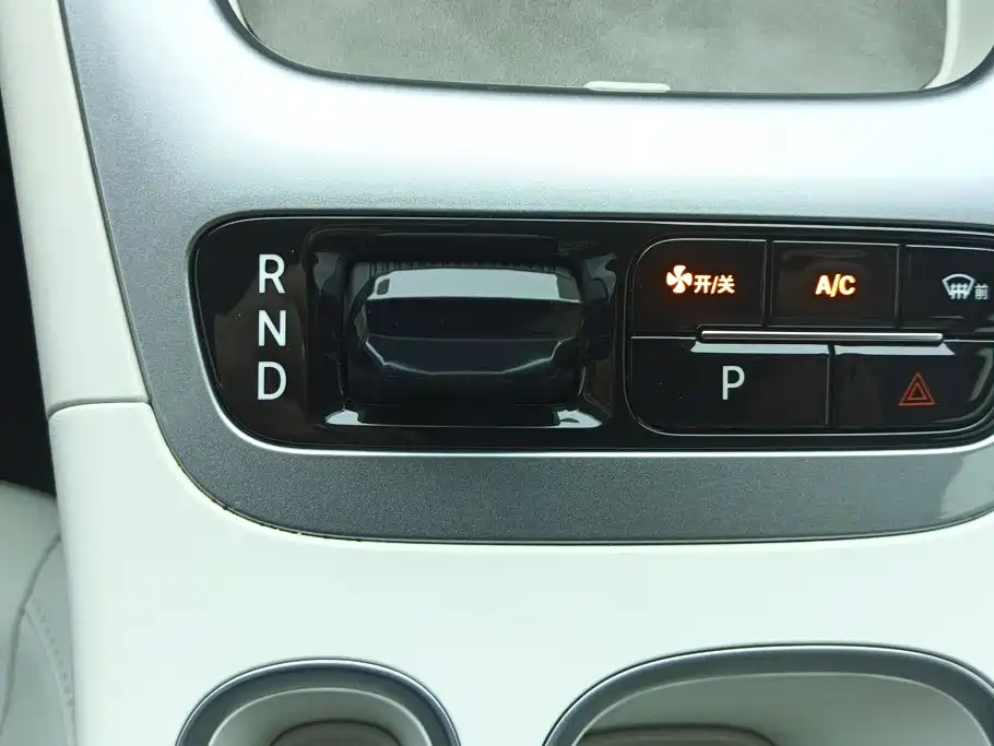 Geely Galaxy Starwish 2025 — фото 16