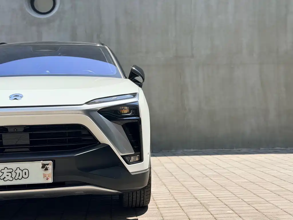 NIO ES8 2021