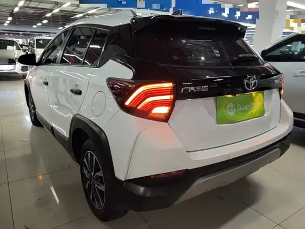 Toyota Yaris L 2023