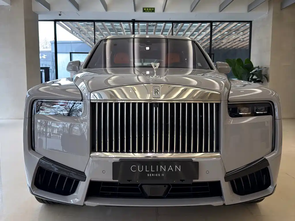 Rolls-Royce Cullinan — фото 2