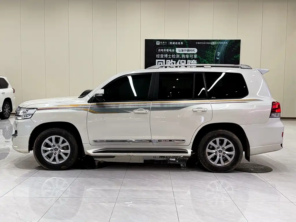 Toyota Land Cruiser 2019 — фото 3