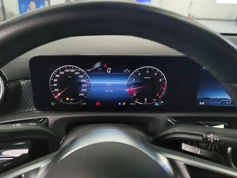 Mercedes-Benz A-Class 2024 — фото 14