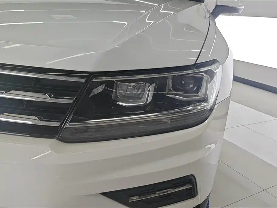 Volkswagen Tiguan L 2017 — фото 5
