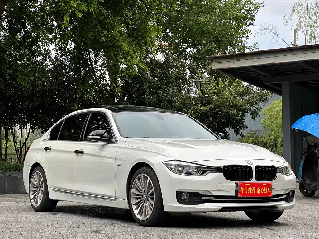 BMW 3 Series 2018 — фото 1