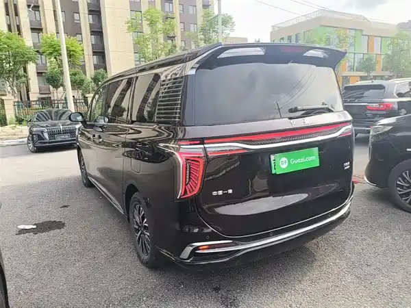 Hongqi HQ9 PHEV 2024
