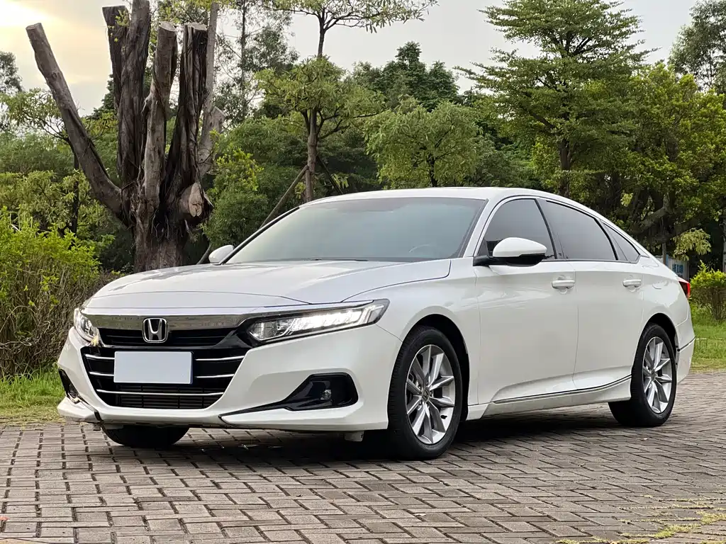 Honda Accord 2022 — фото 1