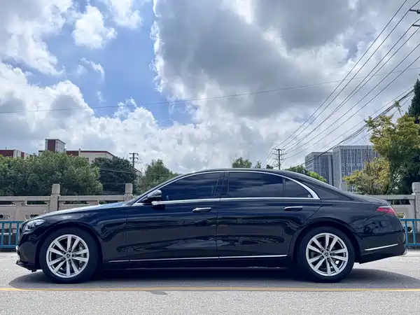 Mercedes-Benz S-Class 2024