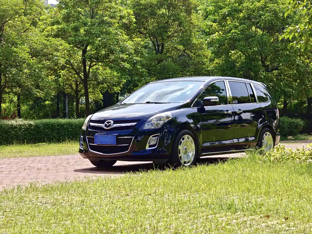 Mazda 8 2013