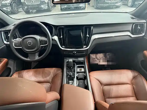 Volvo S60 2023
