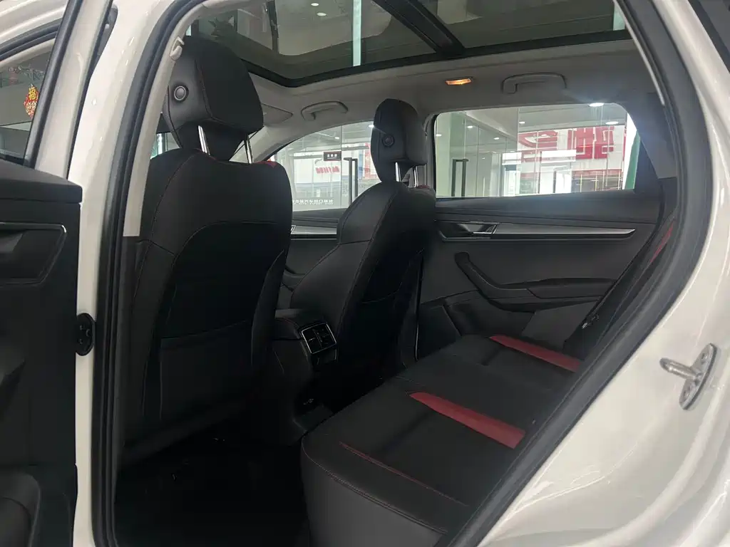 Skoda Karoq 2022 — фото 15