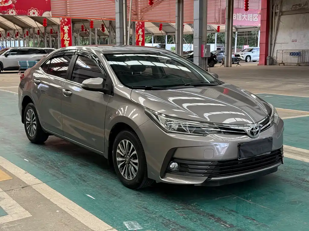 Toyota Corolla 2018 — фото 2