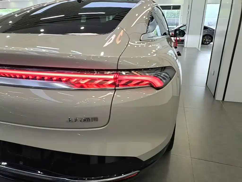 Buick Zhijing L7 2025 — фото 8