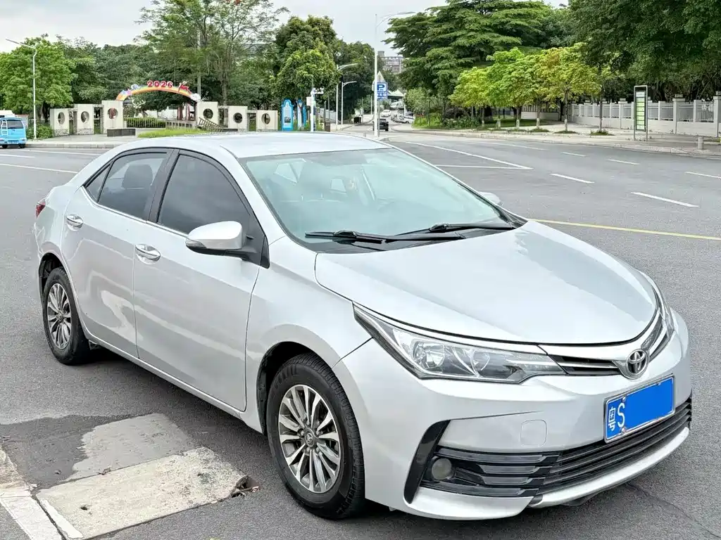 Toyota Corolla 2018 — фото 3