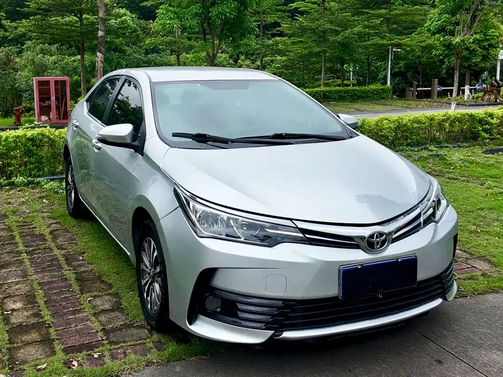 Toyota Corolla 2018 — фото 38