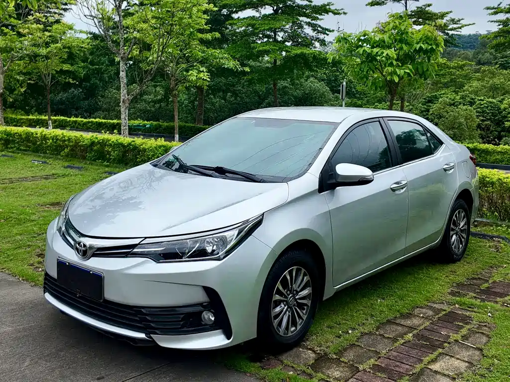 Toyota Corolla 2018 — фото 42
