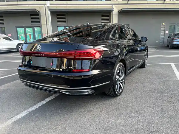 Volkswagen Passat 2024