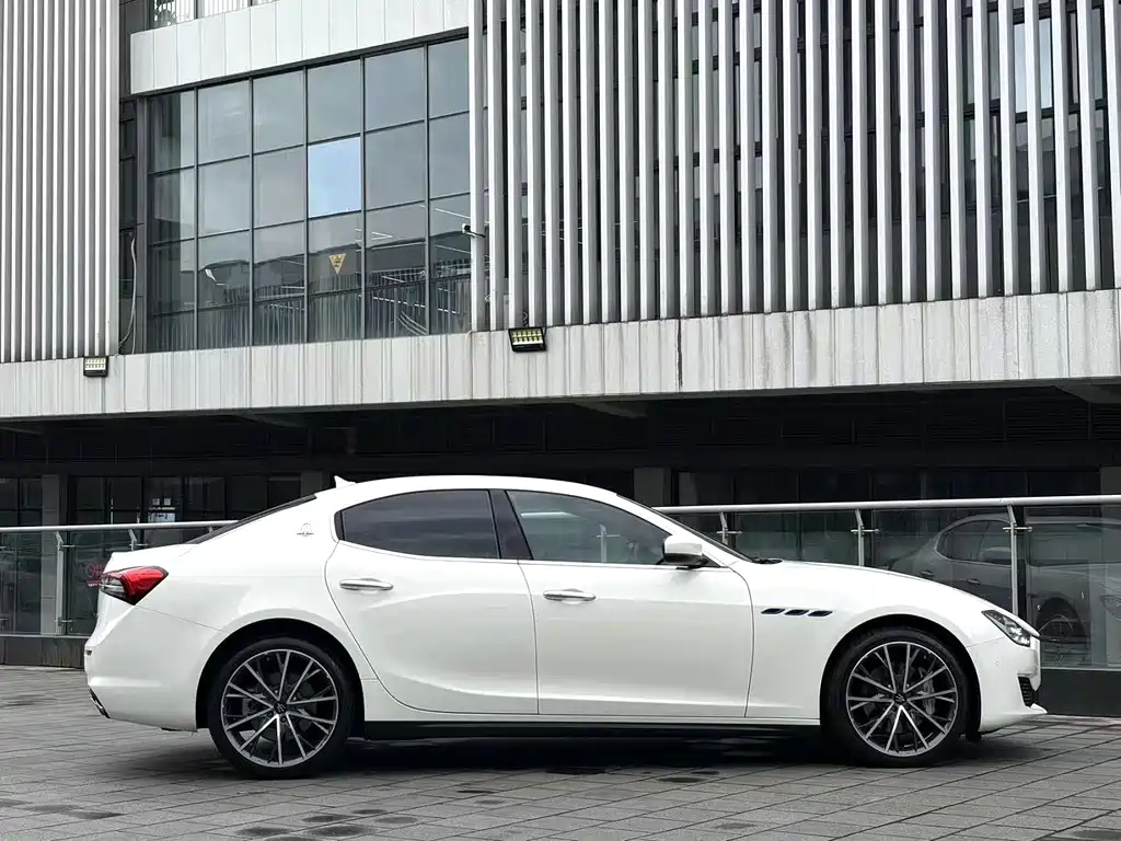 Maserati Ghibli 2021 — фото 7
