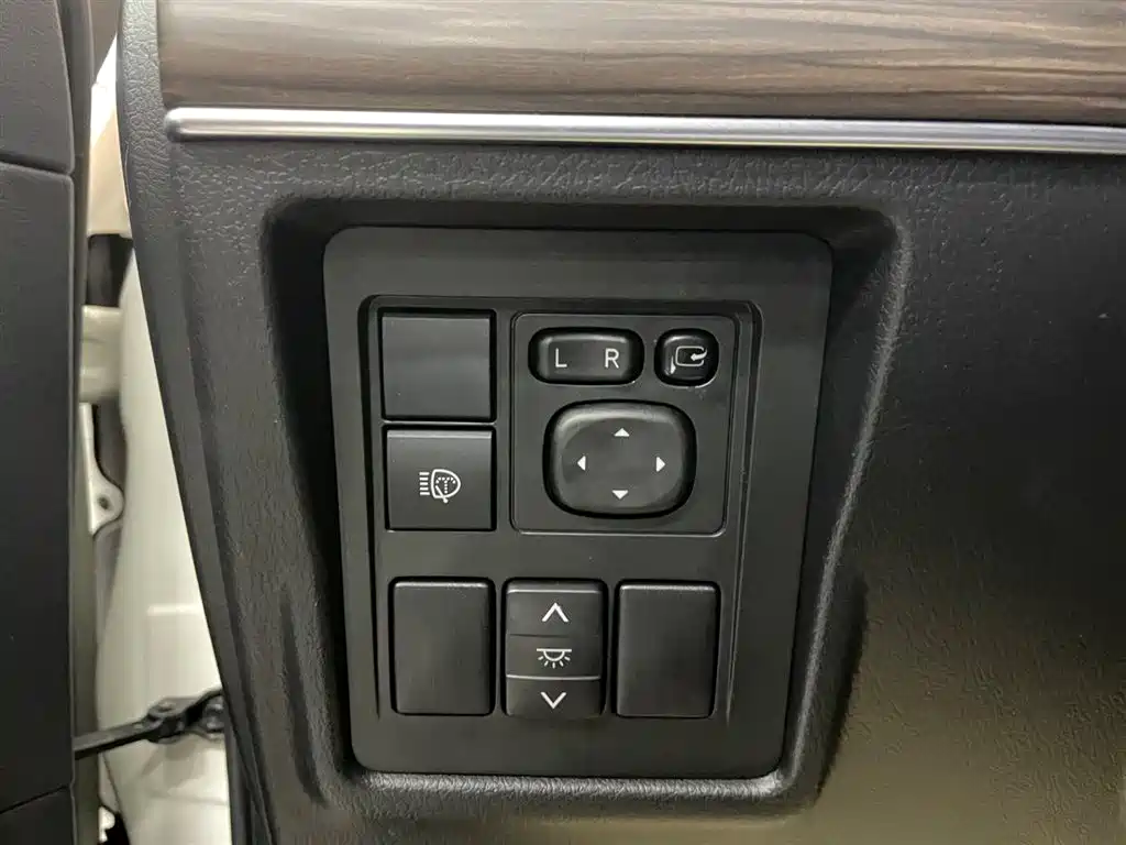 Toyota Prado 2019 — фото 26