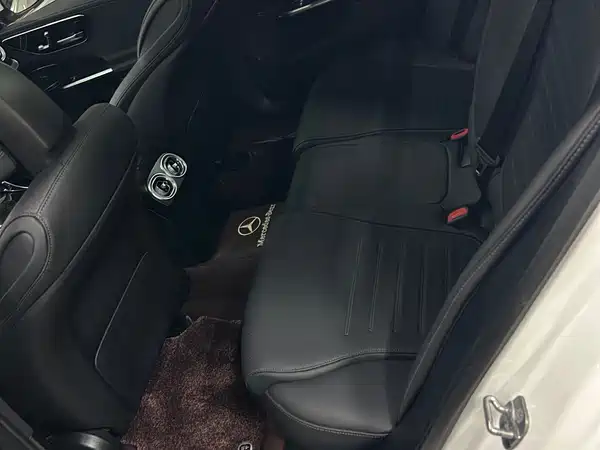 Mercedes-Benz C-Class 2024