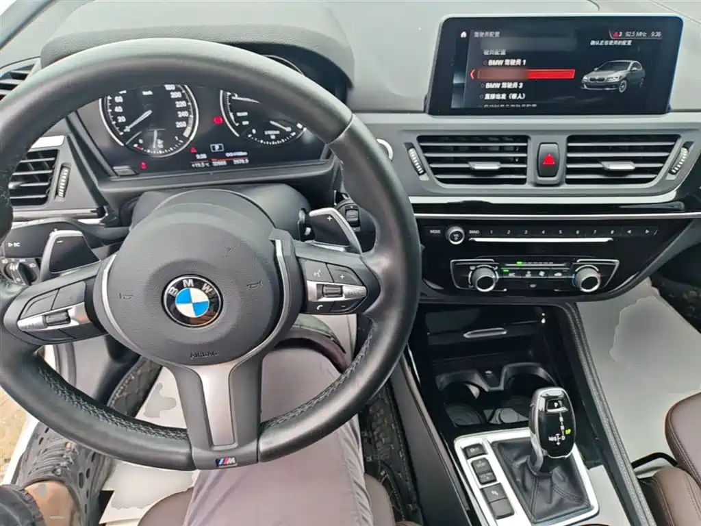 BMW 1 Series 2020 — фото 10