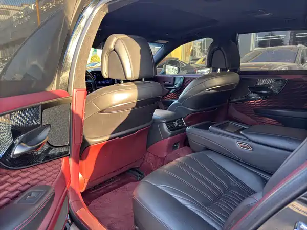 Lexus LS 2021